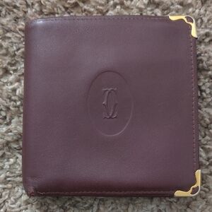 Men's Luxury Must De CARTIER Bardeux Red Burgundy Leather Wallet  Gold Accents